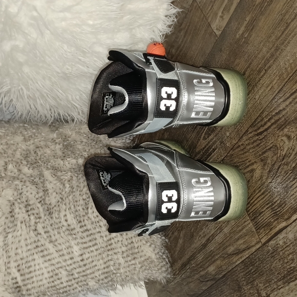 Sneakers - Picture 3 of 4